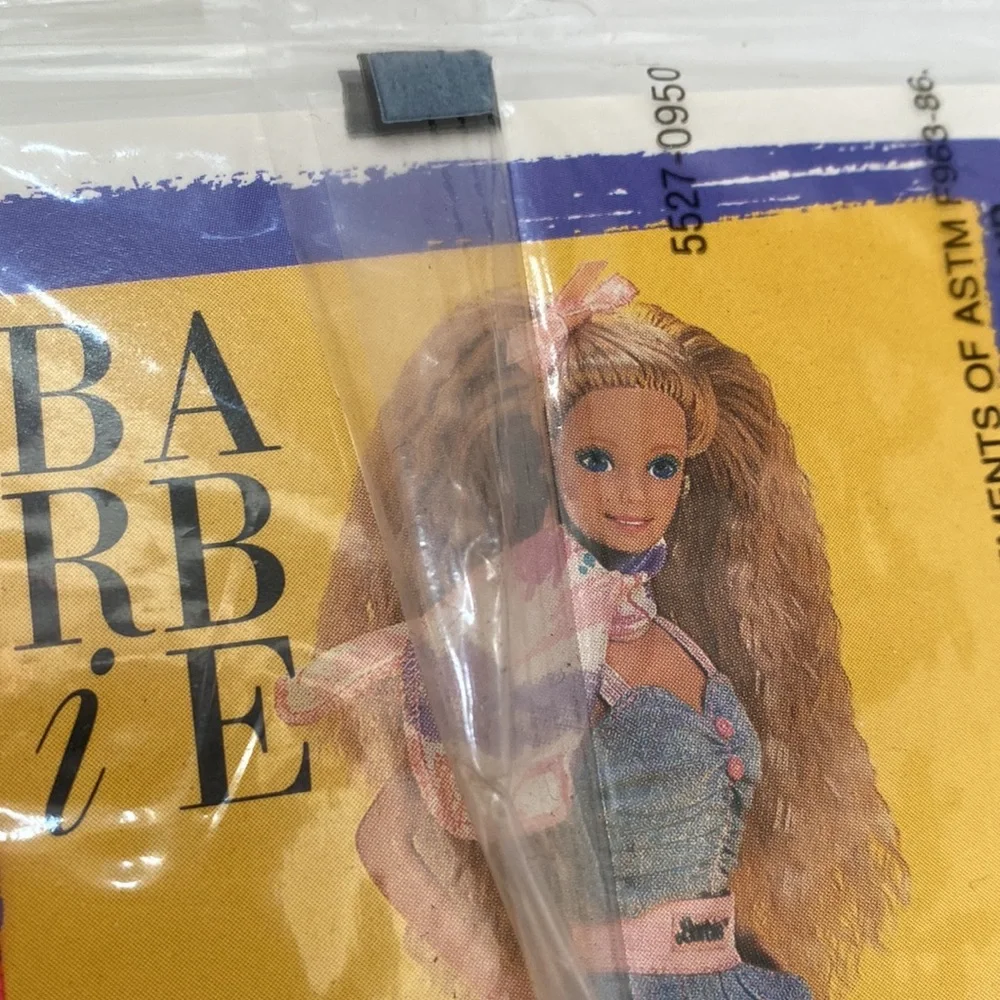Vintage Barbie Trading Card Bundle Sealed - Lot of 8 - Picture 7 of 8